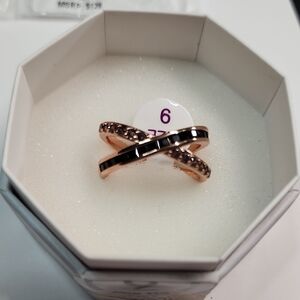 Bomb Party Ring Elegant Rose Gold Criss-Cross Ring Size 9